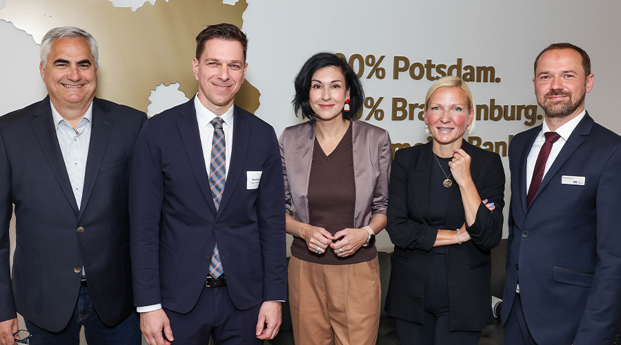 Noosha Aubel, Oberbürgermeisterin von Potsdam, war heute zu Gast beim „Politischen Morgen“ des medianet berlinbrandenburg e.V.